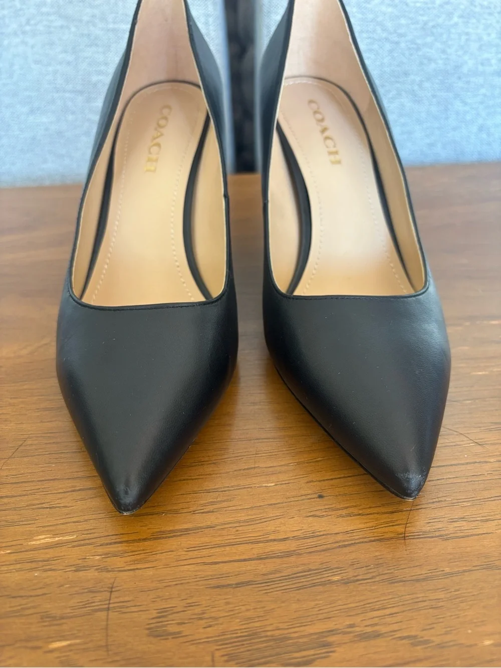 Coach Wiley Black Leather Pumps Size 9.5 Excellent Condition - Picture 3 of 6